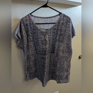 Boho women's t-shirt size XL shades of blue and gray